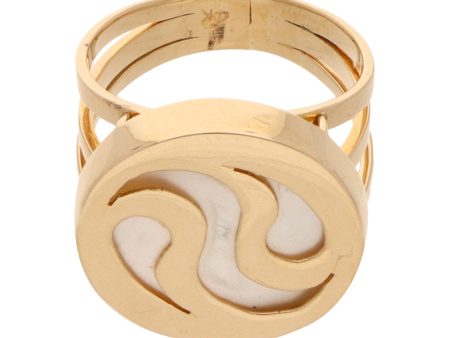 Anillo tipo sello con madre perla en oro amarillo 14 kilates. Discount